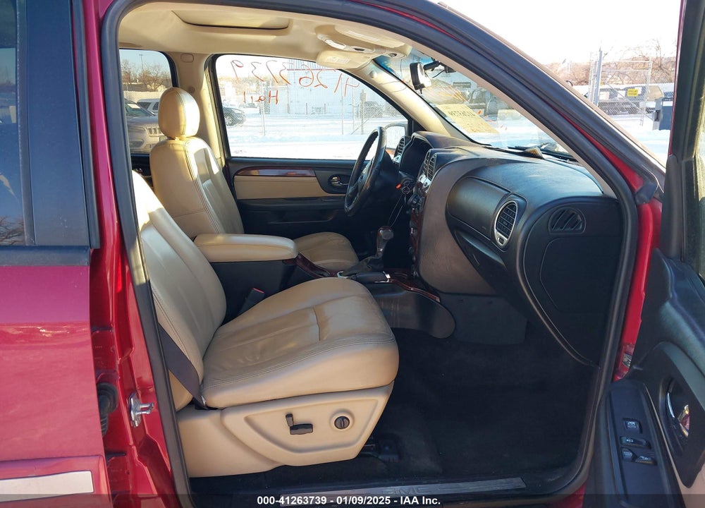 2005 GMC ENVOY XL SLT VIN: 1GKET16S056147701
