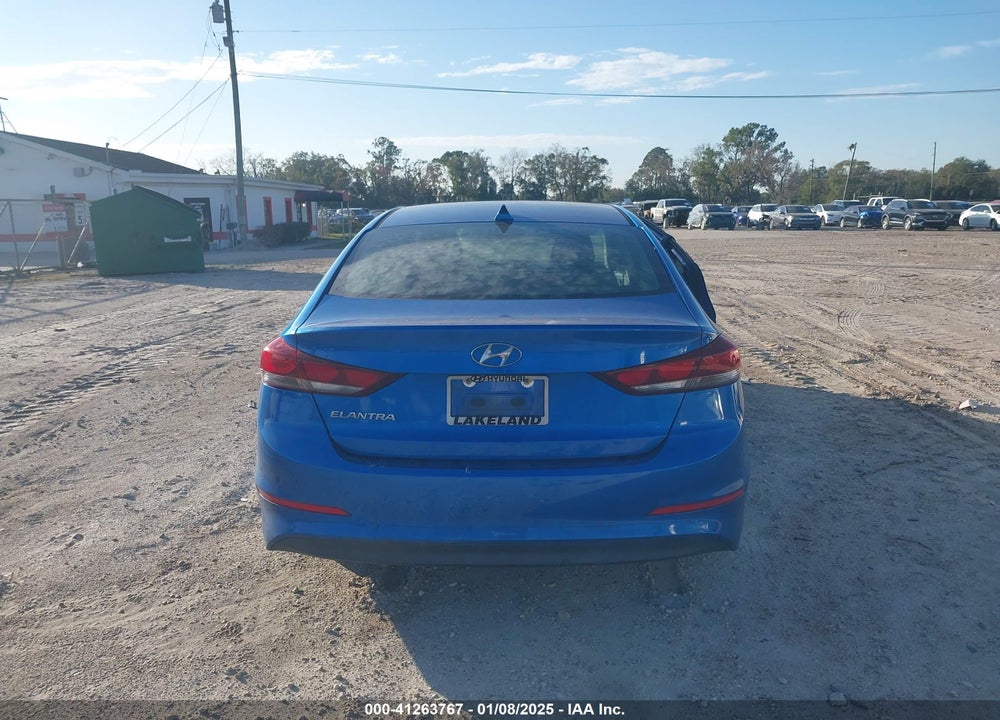 2017 HYUNDAI ELANTRA VIN: KMHD84LF4HU418224