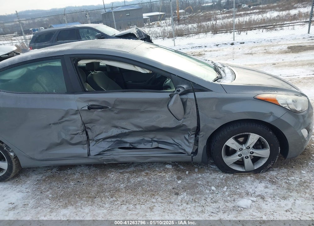 2013 HYUNDAI ELANTRA GLS VIN: 5NPDH4AE6DH395113