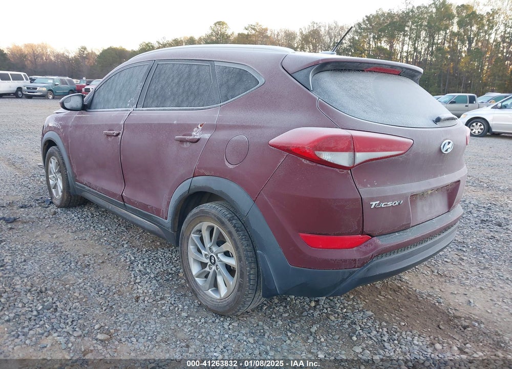 2016 HYUNDAI TUCSON SE VIN: KM8J33A47GU213850