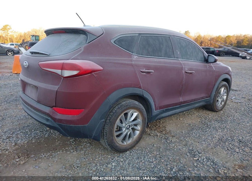 2016 HYUNDAI TUCSON SE VIN: KM8J33A47GU213850