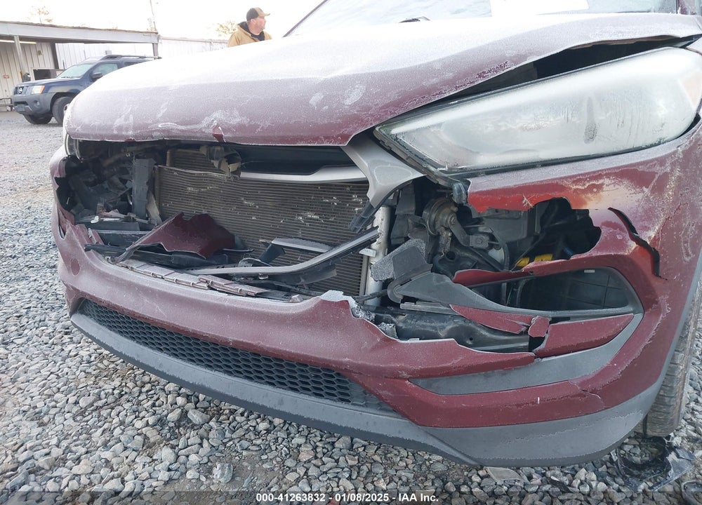 2016 HYUNDAI TUCSON SE VIN: KM8J33A47GU213850