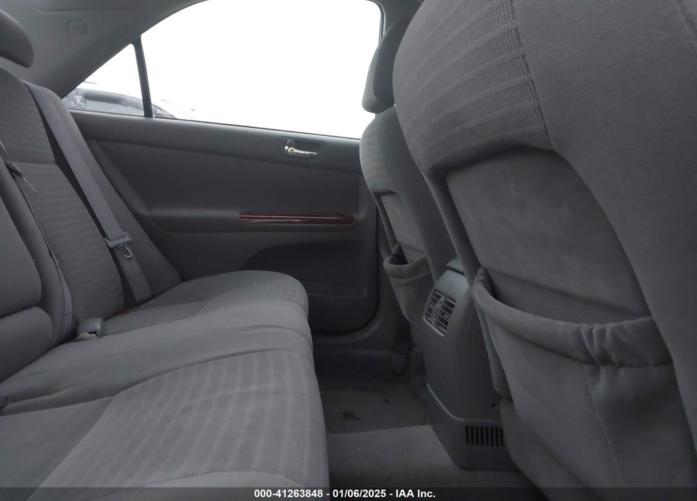 2005 TOYOTA CAMRY XLE VIN: 4T1BE30K35U581907