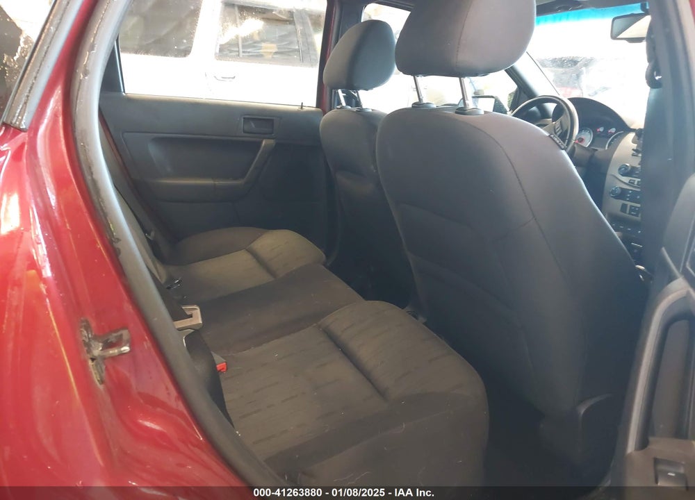 2011 FORD FOCUS SE VIN: 1FAHP3FN5BW129411