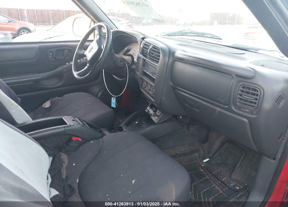 2003 CHEVROLET S-10 LS VIN: 1GCDT13X83K169652