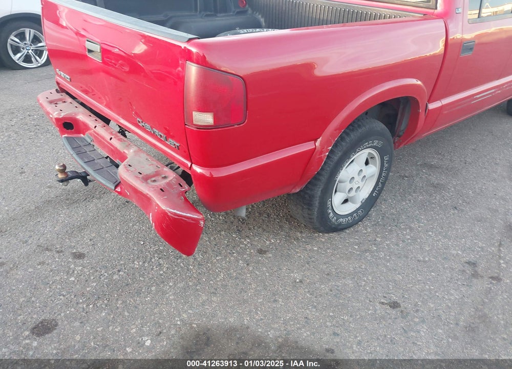 2003 CHEVROLET S-10 LS VIN: 1GCDT13X83K169652