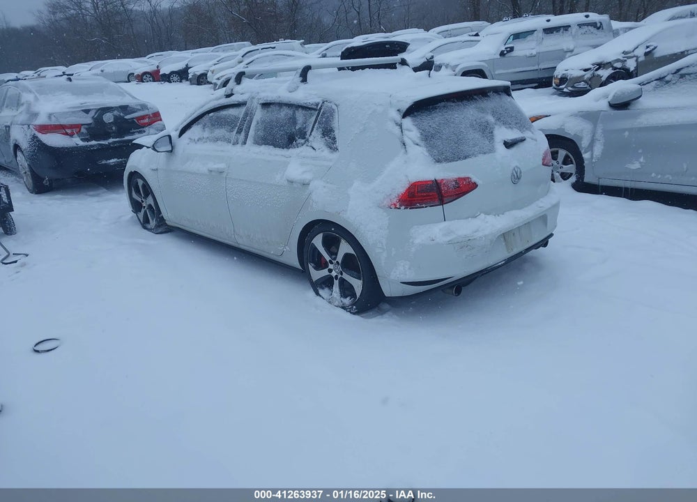 2015 VOLKSWAGEN GOLF GTI 2.0T SE W/PERFORMANCE PACKAGE 4-DOOR VIN: 3VW547AU7FM069792
