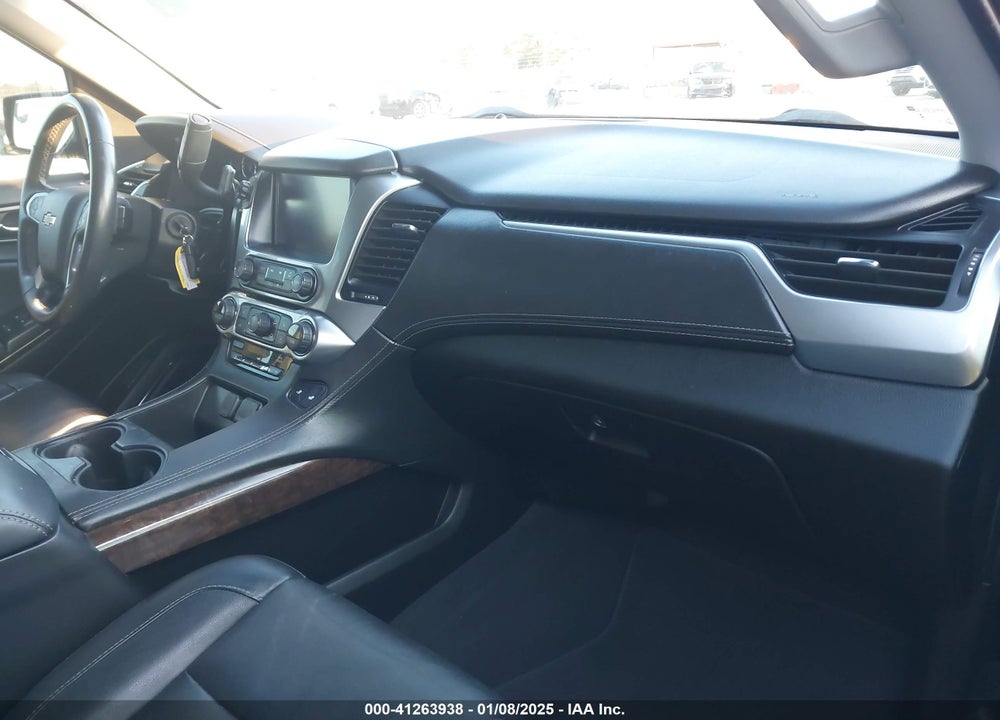 2019 CHEVROLET SUBURBAN LT VIN: 1GNSCHKC9KR390396