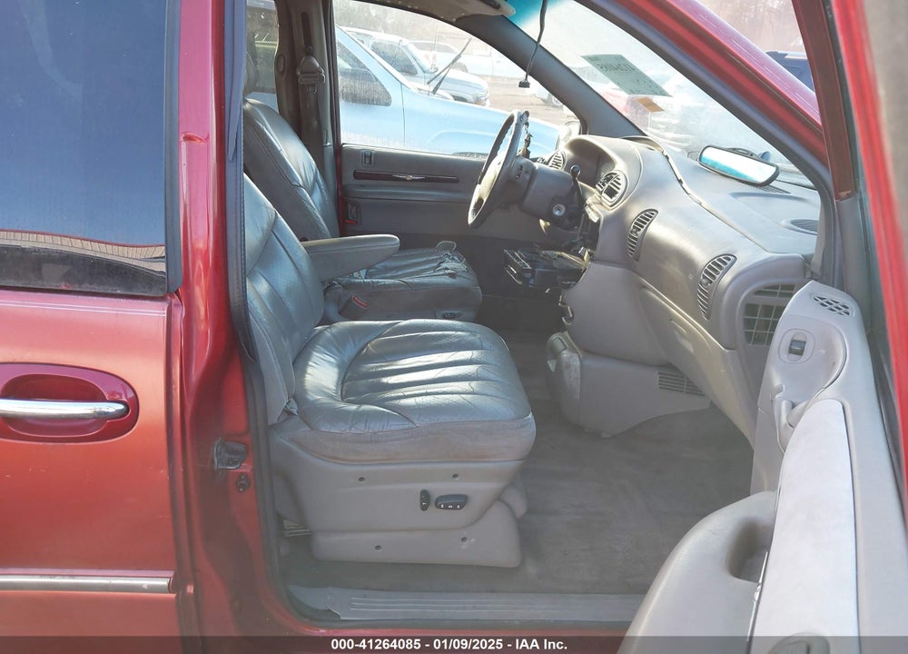 2000 CHRYSLER TOWN & COUNTRY LIMITED VIN: 1C4GP64L5YB653506
