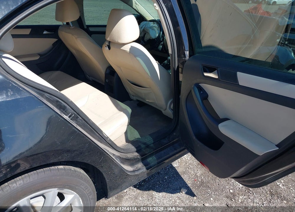 2011 VOLKSWAGEN JETTA VIN: 3VWDX7AJ4BM367056