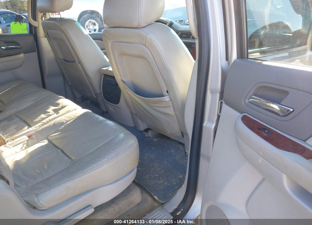 2009 CHEVROLET SUBURBAN 1500 LT1 VIN: 1GNFC26039R263572