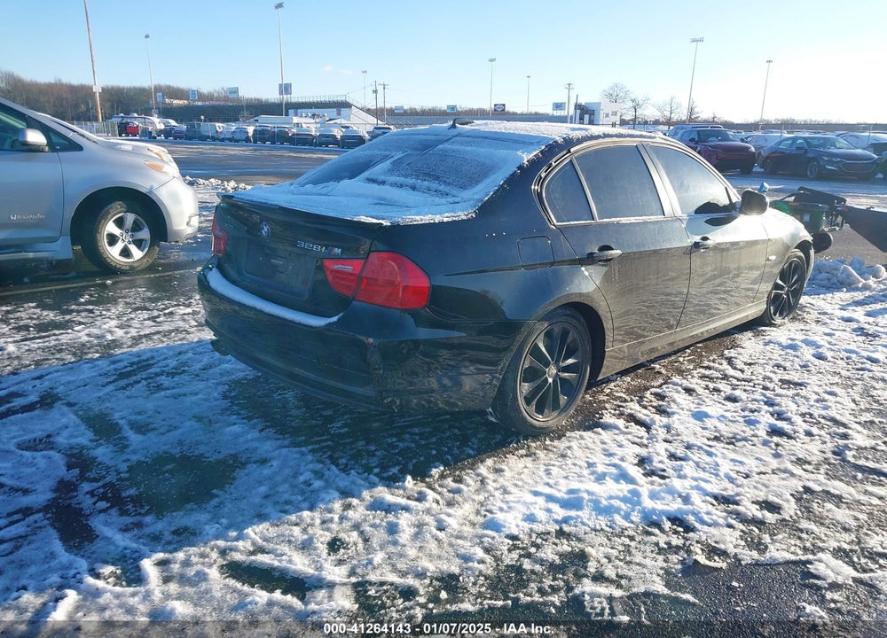 2011 BMW 328 VIN: WBAPH5G51BNM71695