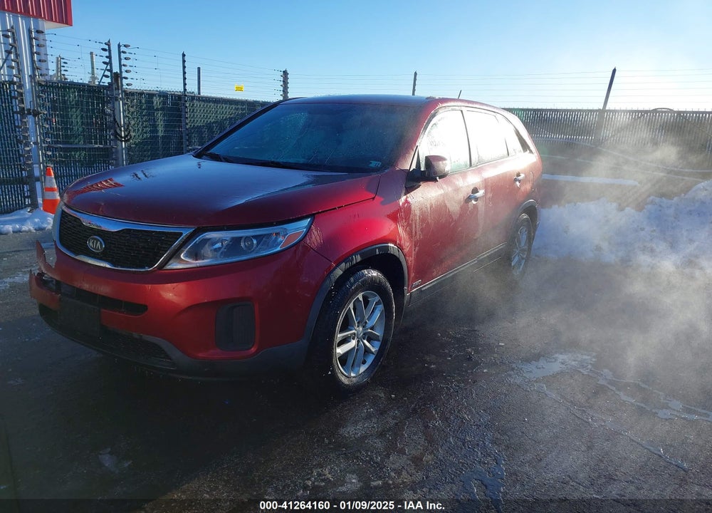 2015 KIA SORENTO LX VIN: 5XYKTCA69FG604704