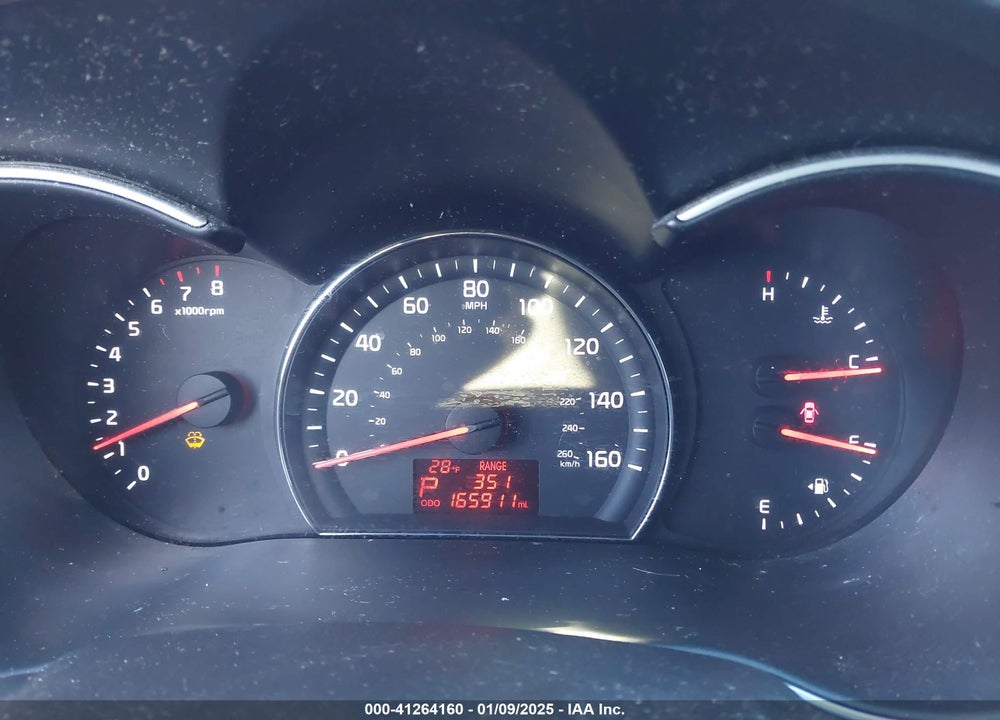 2015 KIA SORENTO LX VIN: 5XYKTCA69FG604704