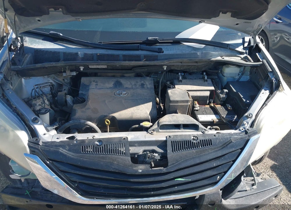 2013 TOYOTA SIENNA LE V6 8 PASSENGER VIN: 5TDKK3DC6DS284262