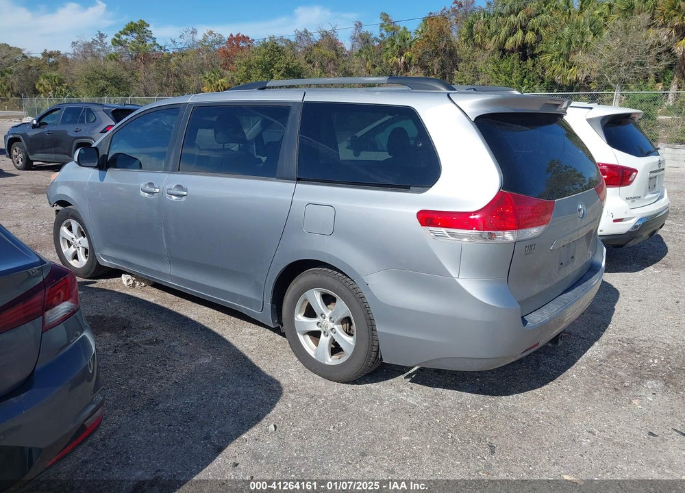 2013 TOYOTA SIENNA LE V6 8 PASSENGER VIN: 5TDKK3DC6DS284262
