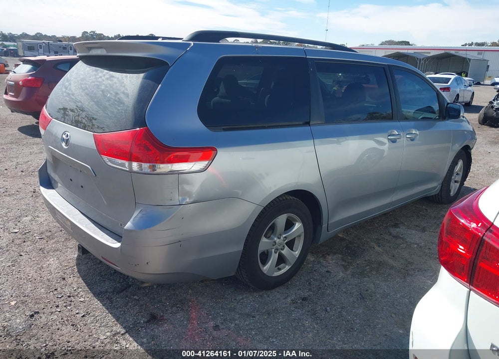 2013 TOYOTA SIENNA LE V6 8 PASSENGER VIN: 5TDKK3DC6DS284262
