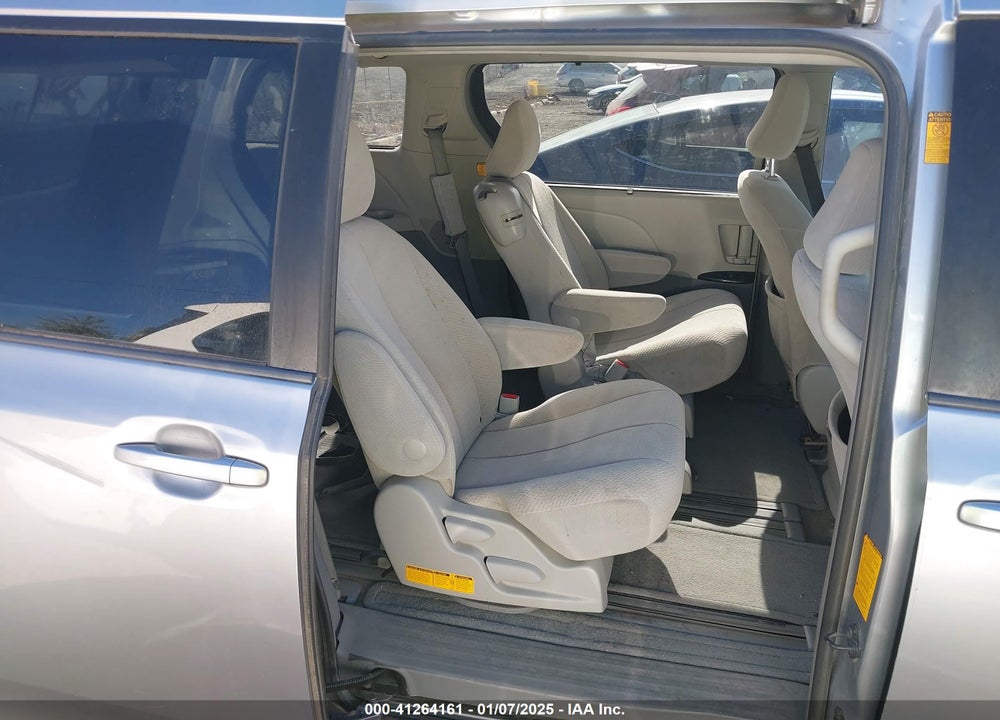2013 TOYOTA SIENNA LE V6 8 PASSENGER VIN: 5TDKK3DC6DS284262