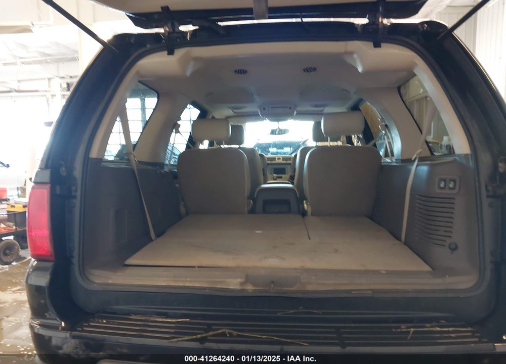 2004 LINCOLN NAVIGATOR VIN: 5LMFU28R24LJ32994