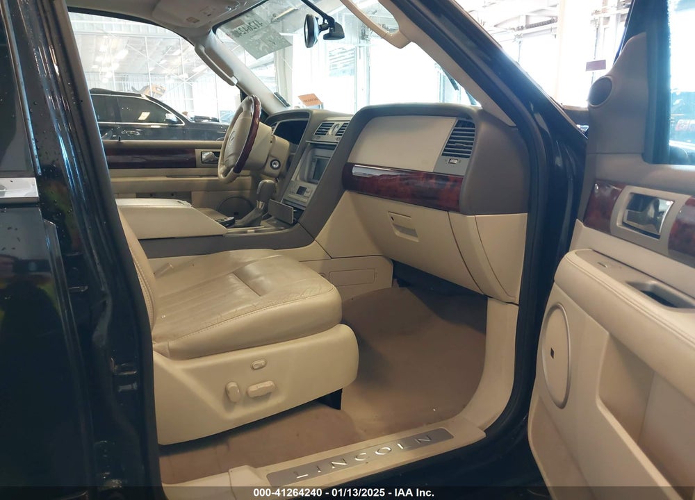 2004 LINCOLN NAVIGATOR VIN: 5LMFU28R24LJ32994