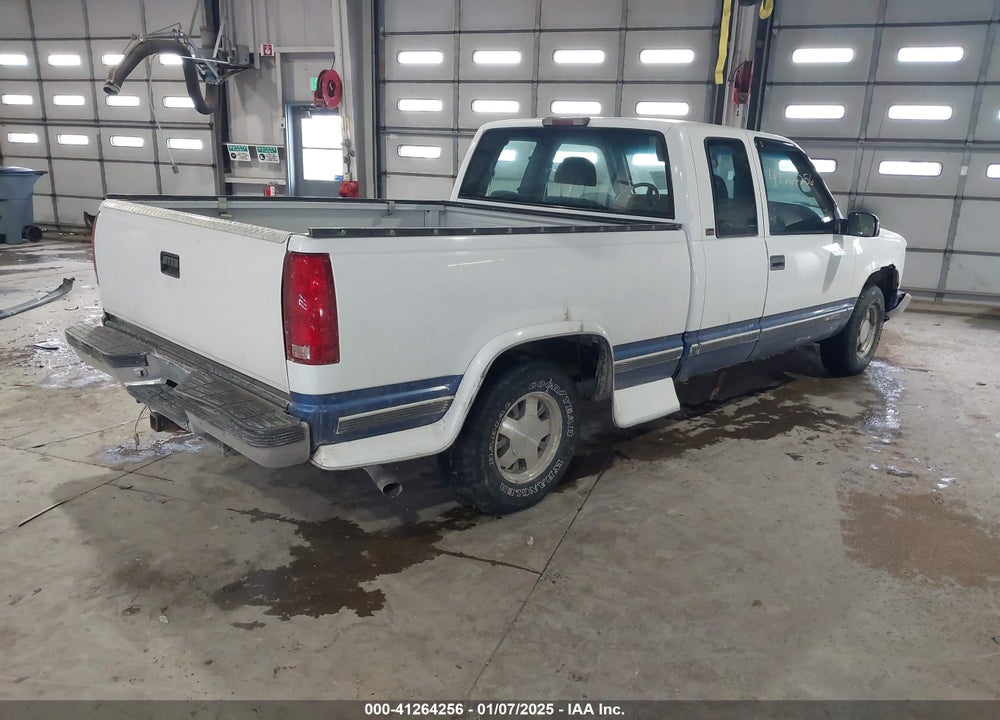 1997 CHEVROLET C1500 FLEETSIDE VIN: 2GCEC19R6V1104539