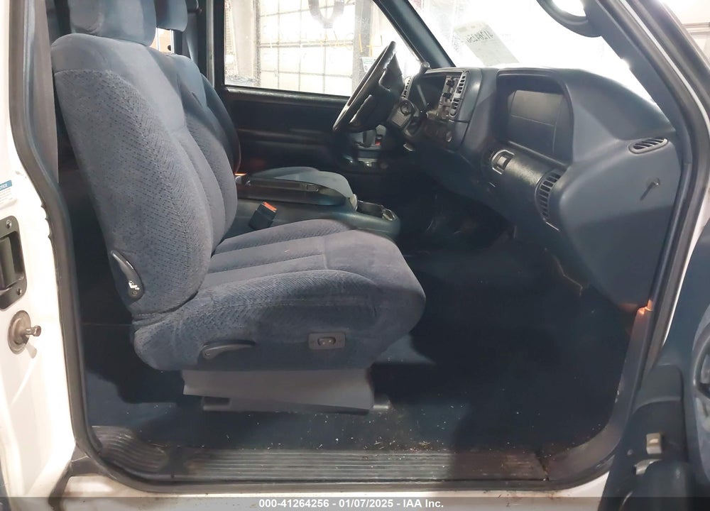 1997 CHEVROLET C1500 FLEETSIDE VIN: 2GCEC19R6V1104539