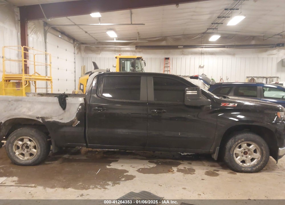 2021 CHEVROLET SILVERADO 1500 4WD STANDARD BED LT VIN: 3GCUYDED8MG234482
