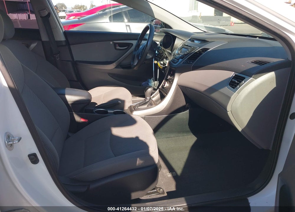2015 HYUNDAI ELANTRA VIN: 5NPDH4AE2FH548850