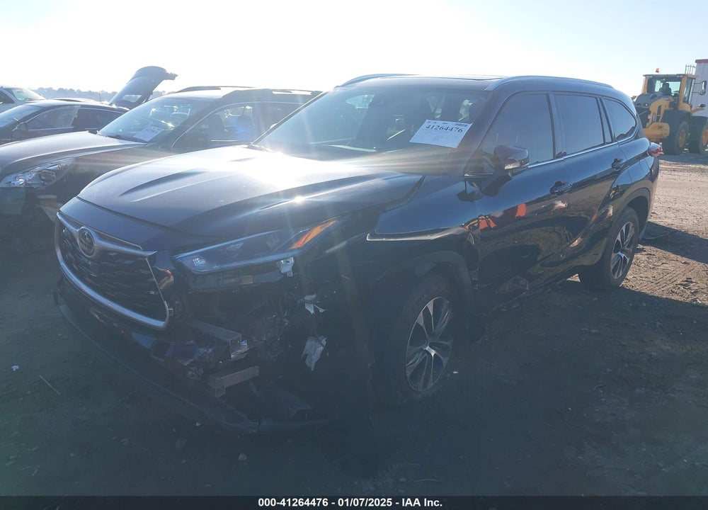 2021 TOYOTA HIGHLANDER XLE VIN: 5TDHZRAH3MS083024