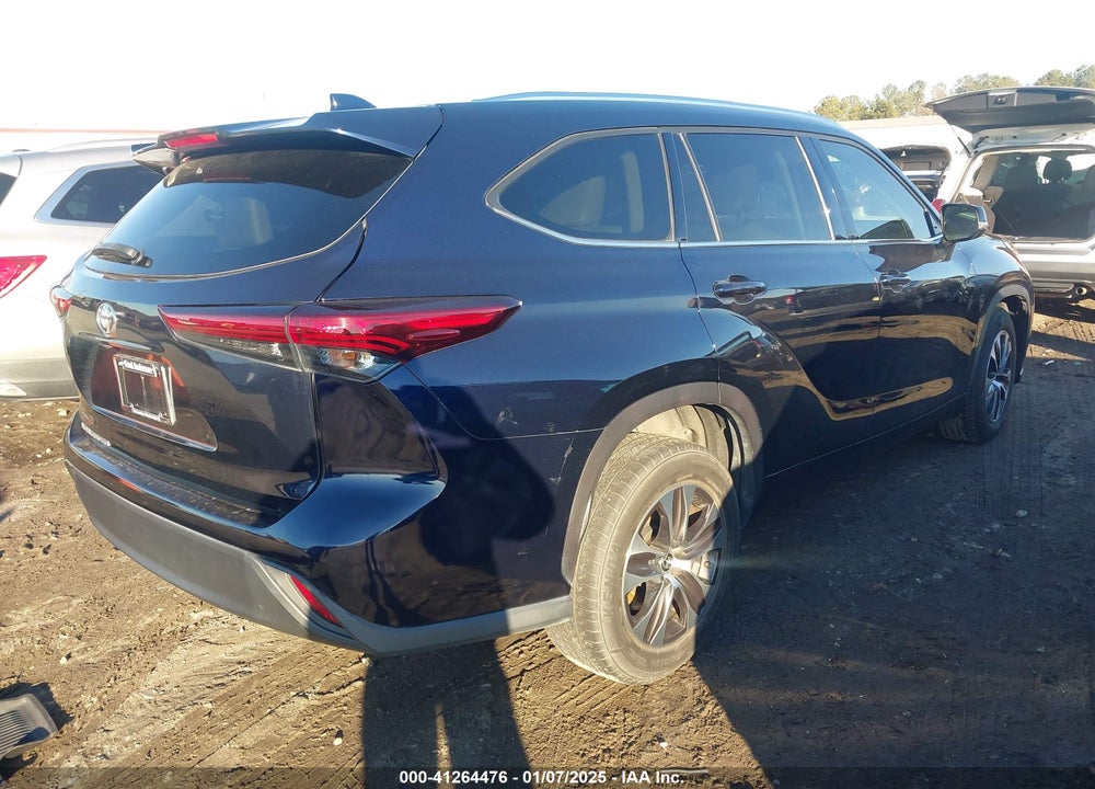 2021 TOYOTA HIGHLANDER XLE VIN: 5TDHZRAH3MS083024