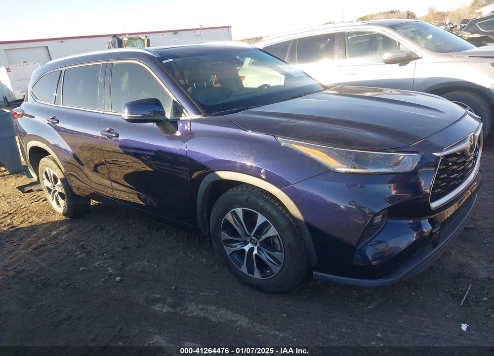 2021 TOYOTA HIGHLANDER XLE VIN: 5TDHZRAH3MS083024