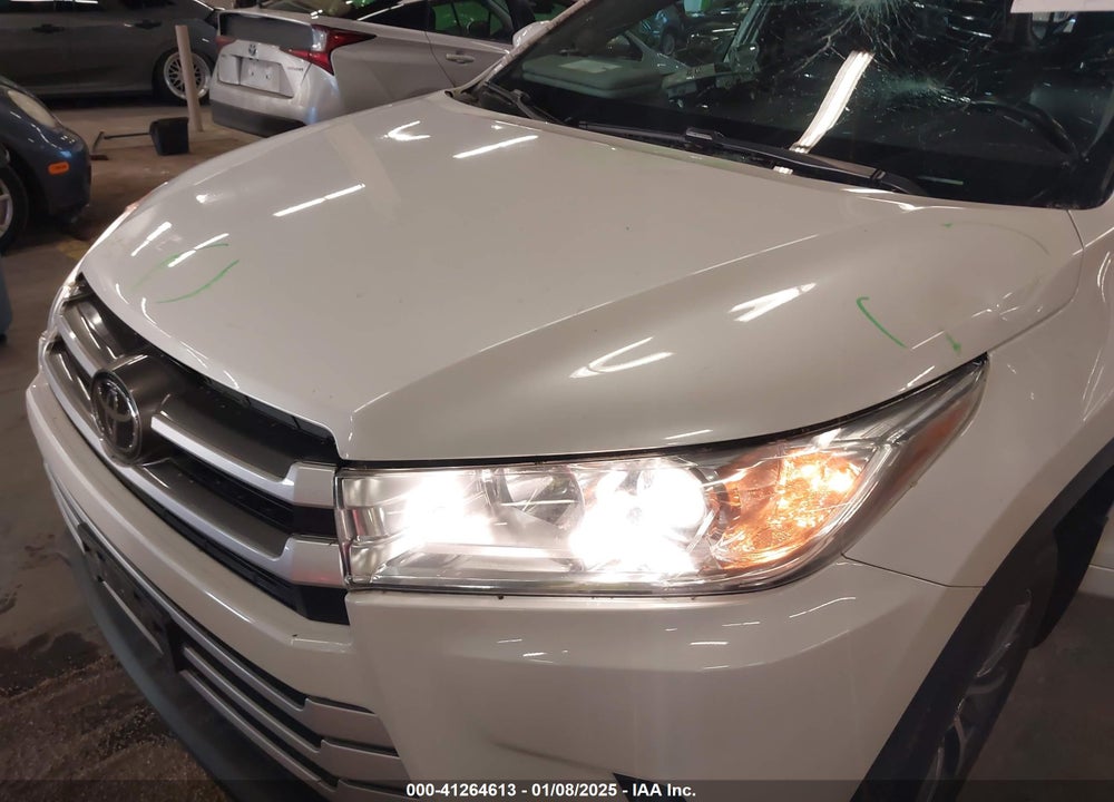 2017 TOYOTA HIGHLANDER XLE VIN: 5TDJZRFH3HS513313