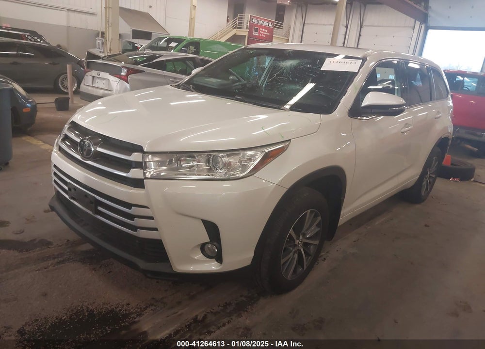 2017 TOYOTA HIGHLANDER XLE VIN: 5TDJZRFH3HS513313