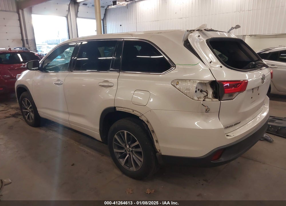 2017 TOYOTA HIGHLANDER XLE VIN: 5TDJZRFH3HS513313