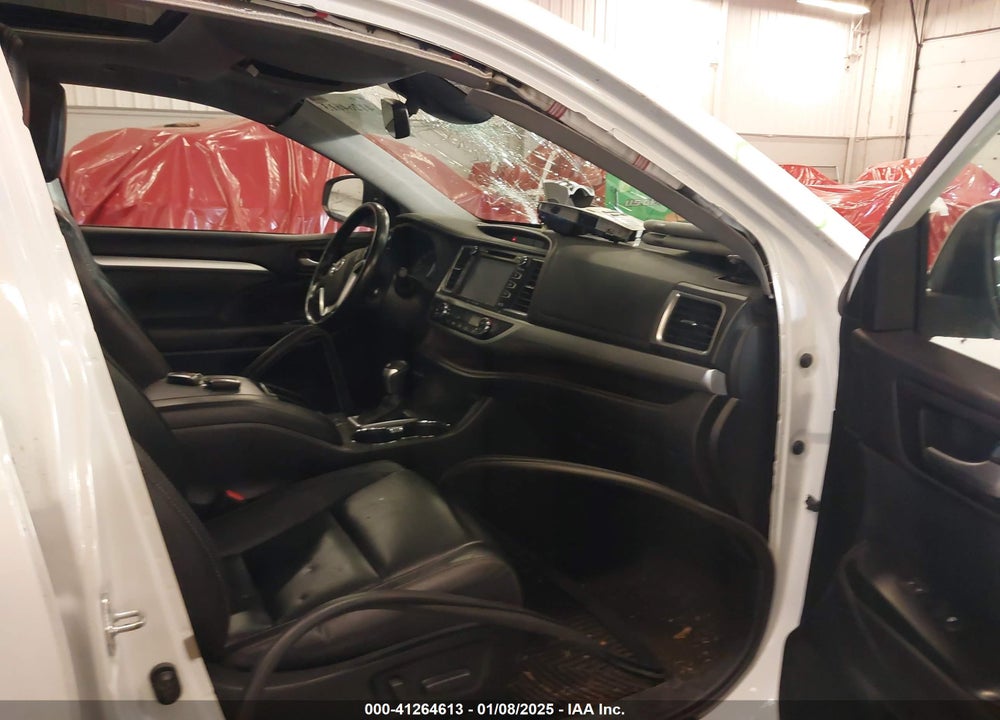 2017 TOYOTA HIGHLANDER XLE VIN: 5TDJZRFH3HS513313