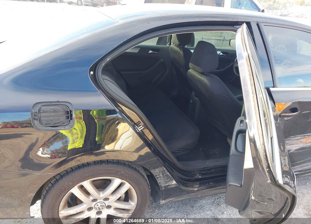 2017 VOLKSWAGEN JETTA VIN: 3VW2B7AJ6HM252831