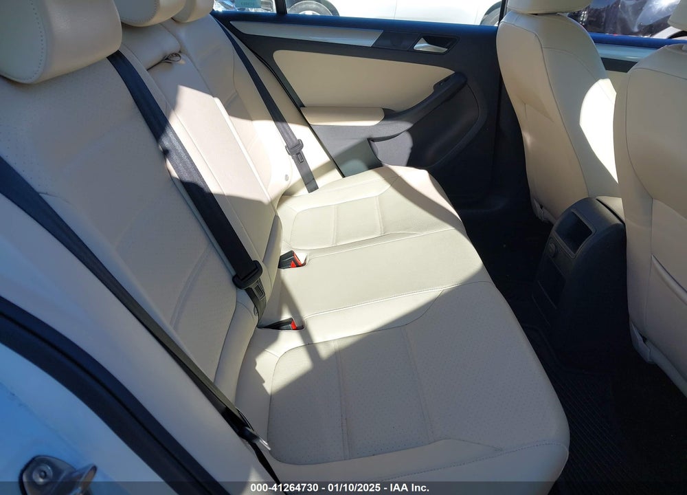 2018 VOLKSWAGEN JETTA VIN: 3VWDB7AJ5JM217180