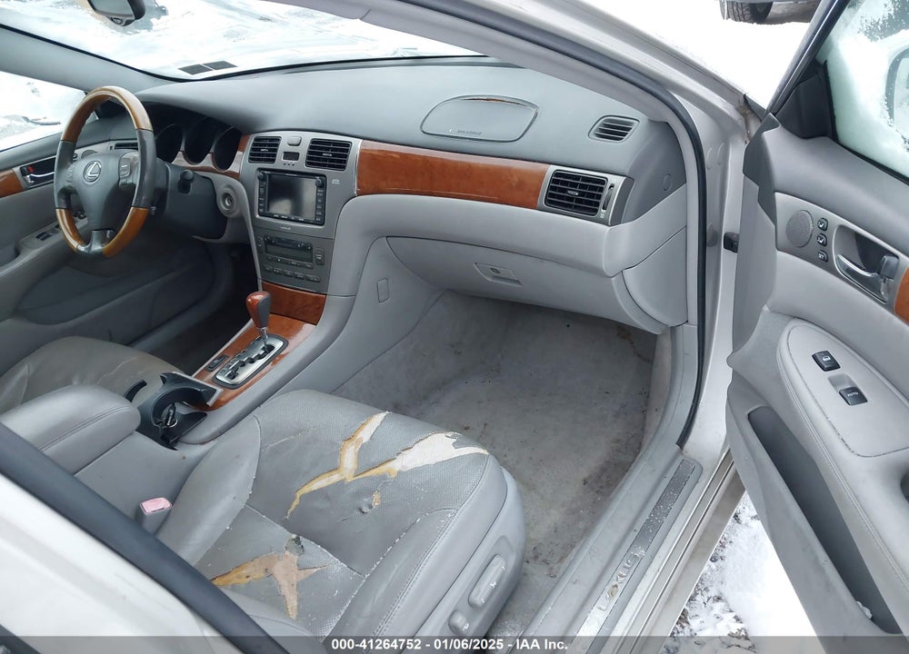 2005 LEXUS ES 330 VIN: JTHBA30G055057103