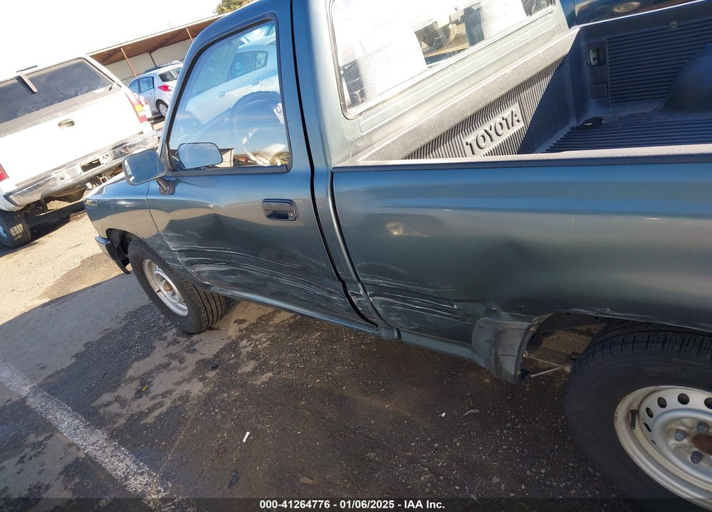 1992 TOYOTA PICKUP 1/2 TON SHORT WHEELBASE VIN: JT4RN81A1N0096999