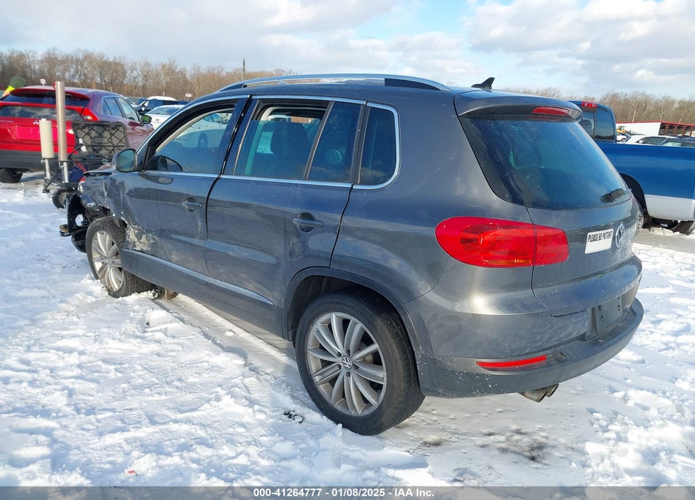 2012 VOLKSWAGEN TIGUAN SE VIN: WVGBV7AX5CW093464