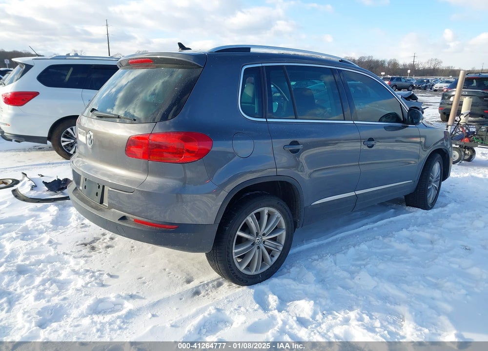2012 VOLKSWAGEN TIGUAN SE VIN: WVGBV7AX5CW093464