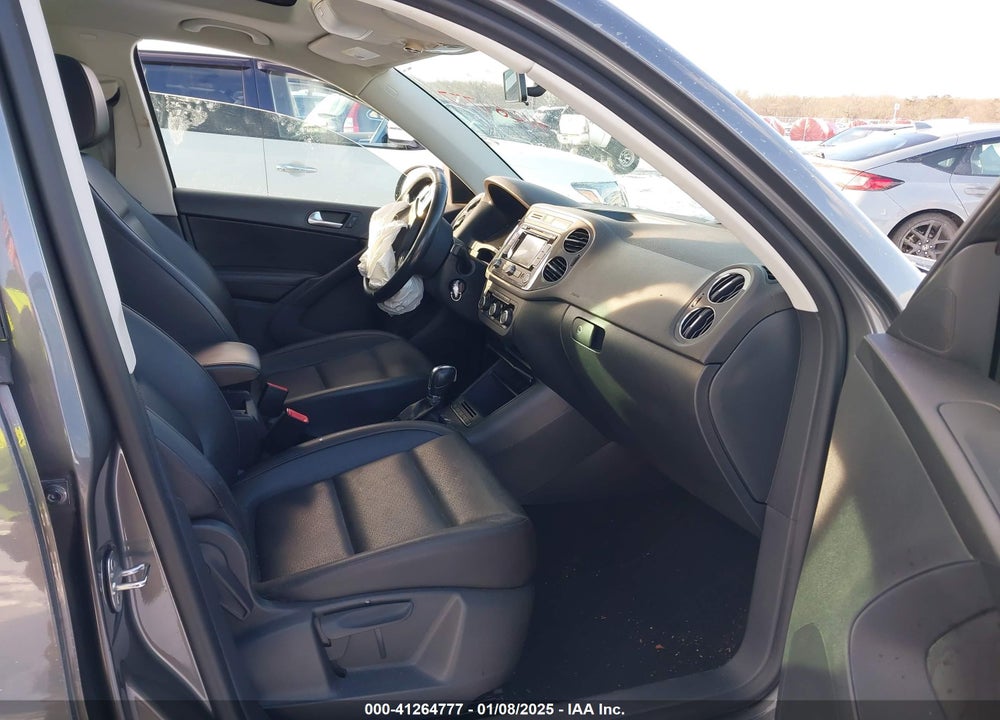 2012 VOLKSWAGEN TIGUAN SE VIN: WVGBV7AX5CW093464