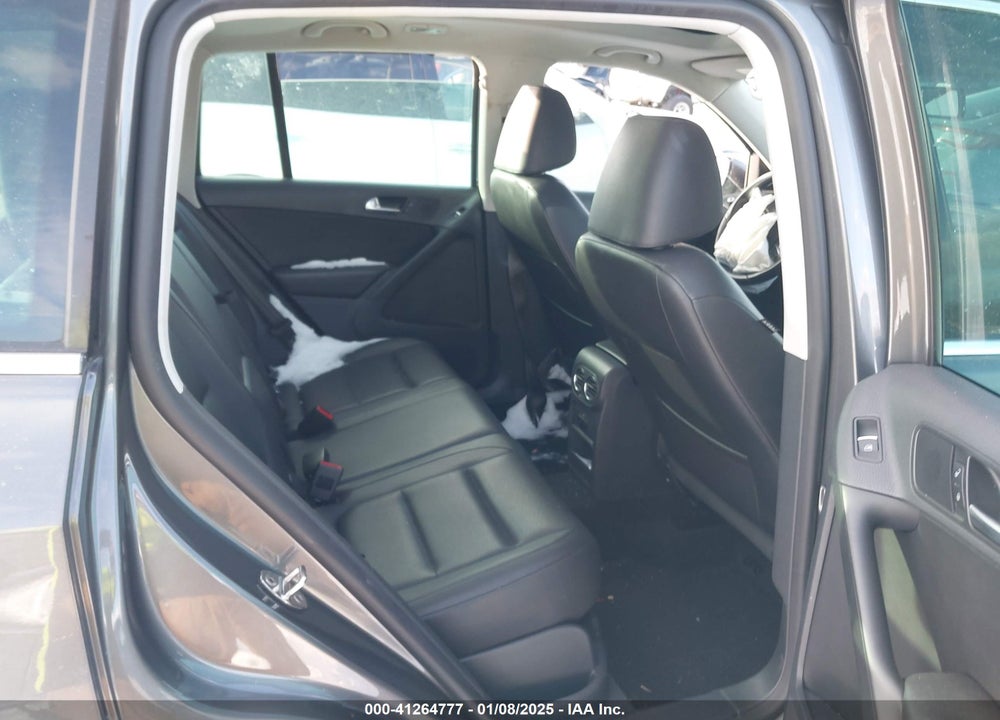 2012 VOLKSWAGEN TIGUAN SE VIN: WVGBV7AX5CW093464