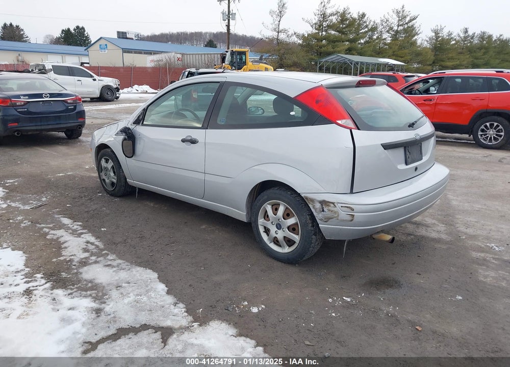 2005 FORD FOCUS ZX3 VIN: 3FAFP31N55R139605