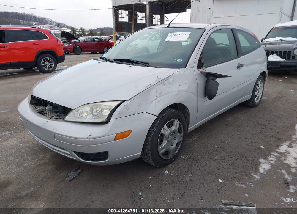 2005 FORD FOCUS ZX3 VIN: 3FAFP31N55R139605