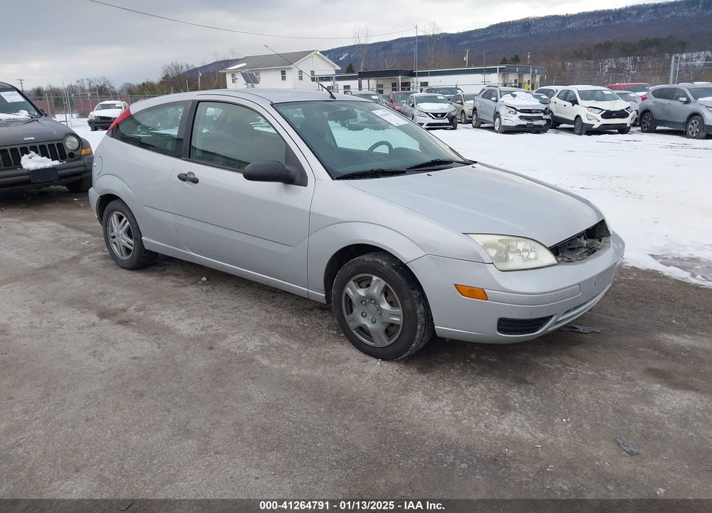 2005 FORD FOCUS ZX3 VIN: 3FAFP31N55R139605