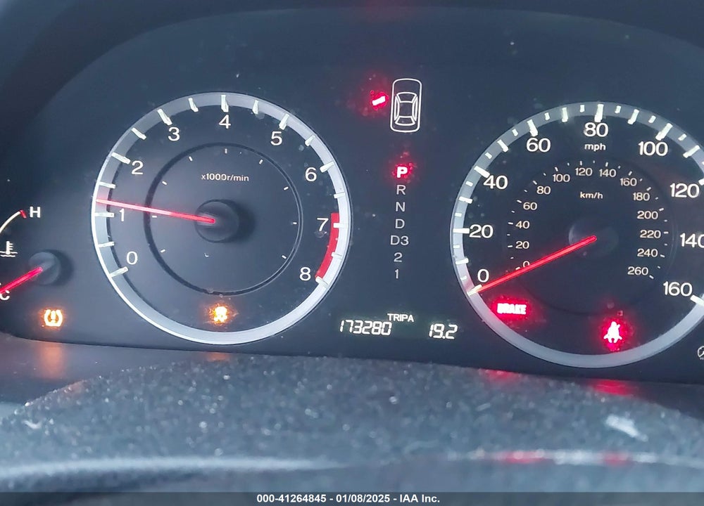 2011 HONDA ACCORD VIN: 1HGCP2F42BA140192