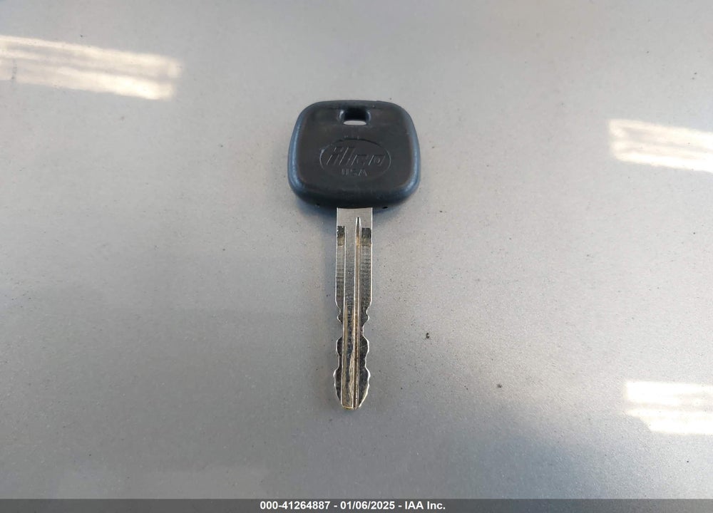 2005 TOYOTA COROLLA CE VIN: 1NXBR32E95Z485100