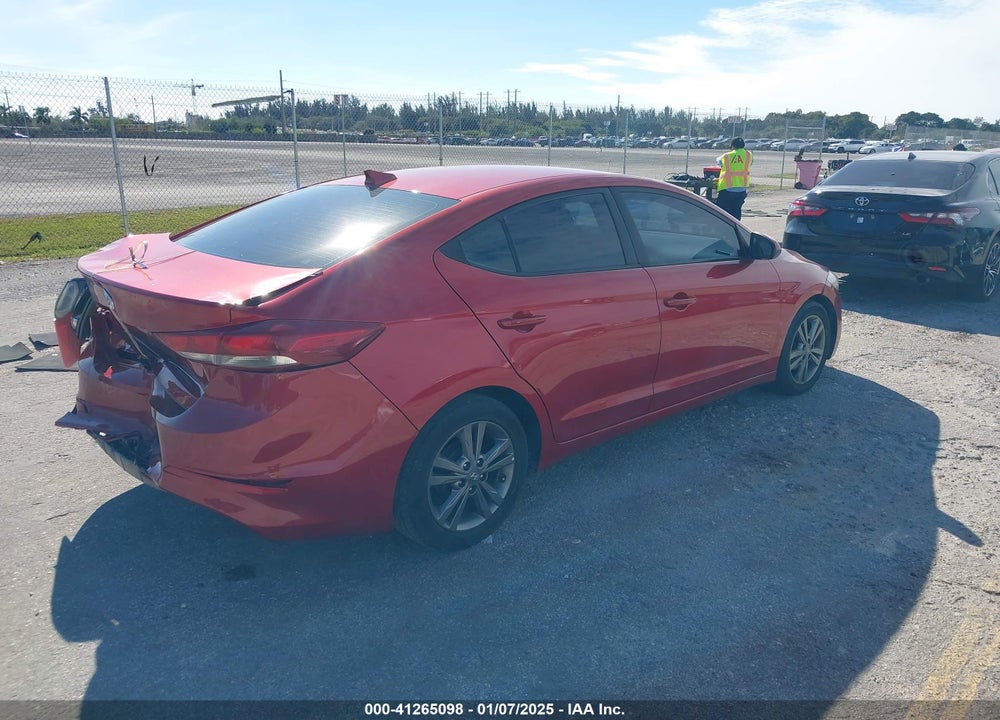 2017 HYUNDAI ELANTRA VIN: 5NPD84LF6HH077536