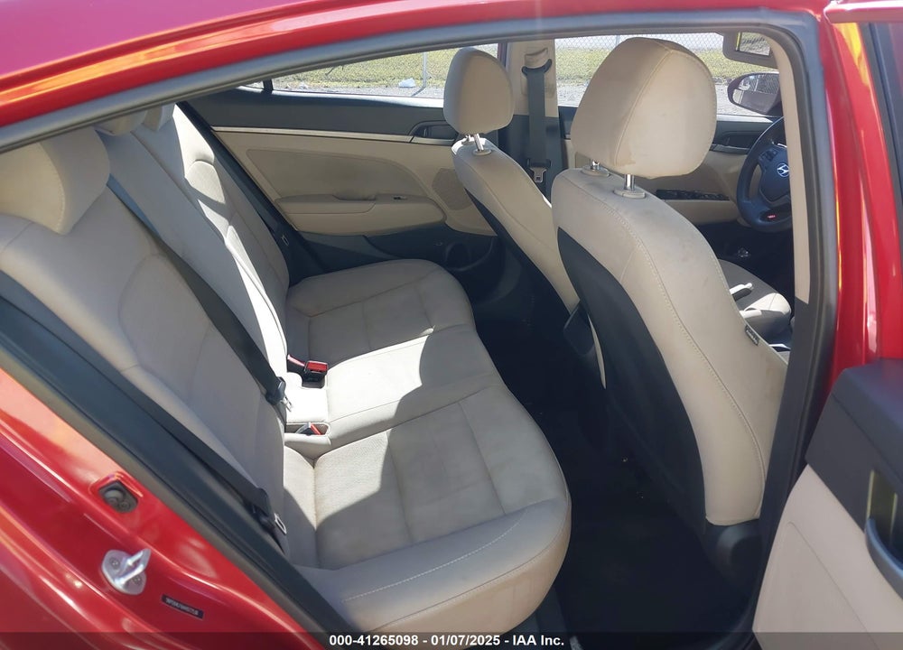 2017 HYUNDAI ELANTRA VIN: 5NPD84LF6HH077536